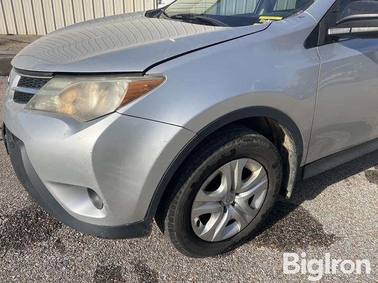 2013-toyota-rav4-le-image-10