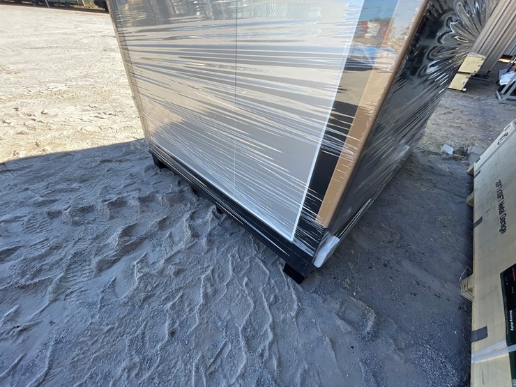 #3800-•-portable-restroom-image-6