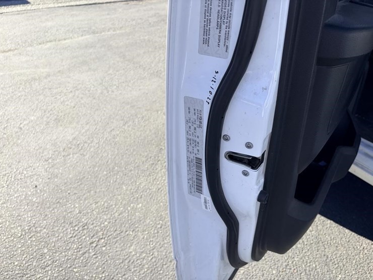 2016-dodge-ram-1500-image-15