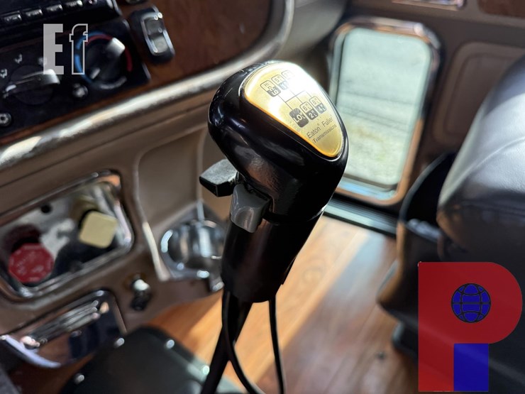 2006-peterbilt-379-image-16