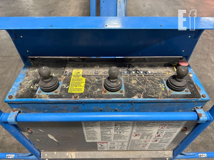 2011-genie-s125-image-10