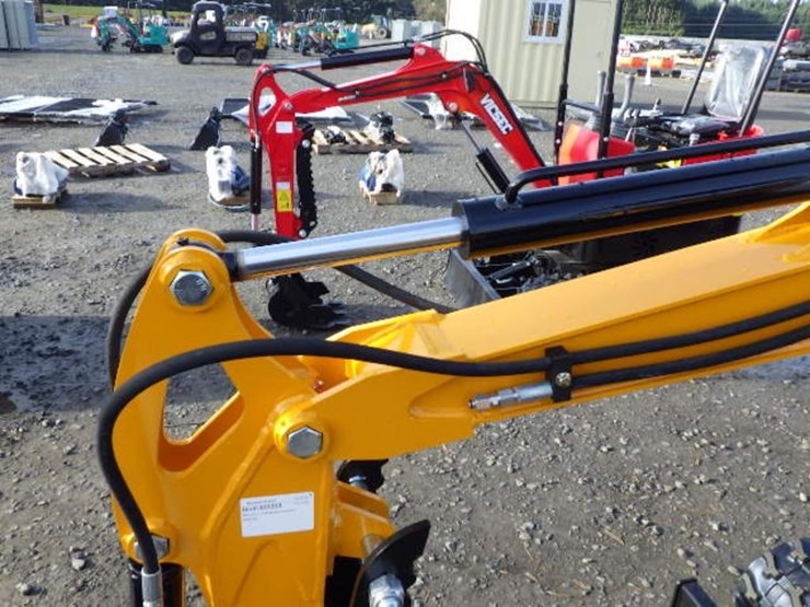 2025-vicsec-15-hydraulic-excavator-image-7