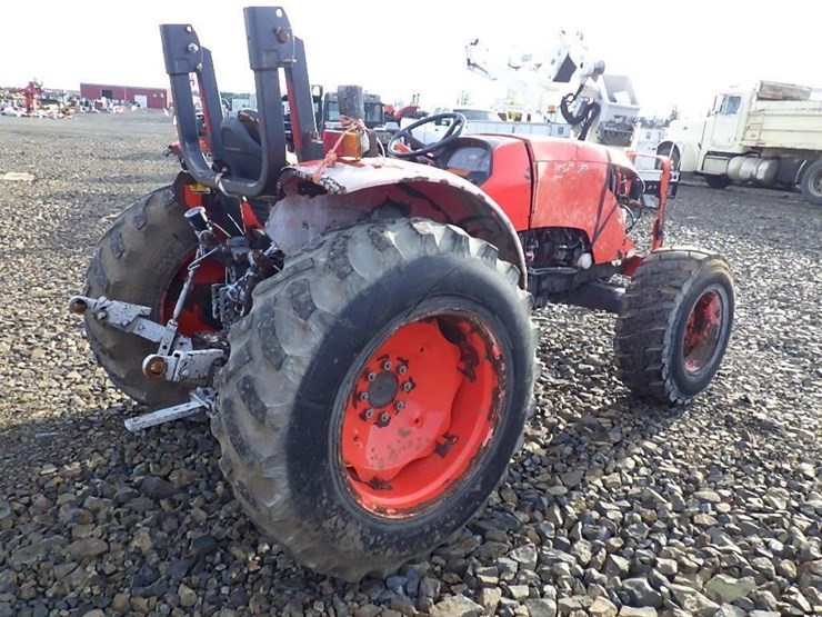 kubota-tractor-image-5