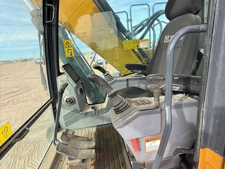 2022-xcmg-xe210u-image-20