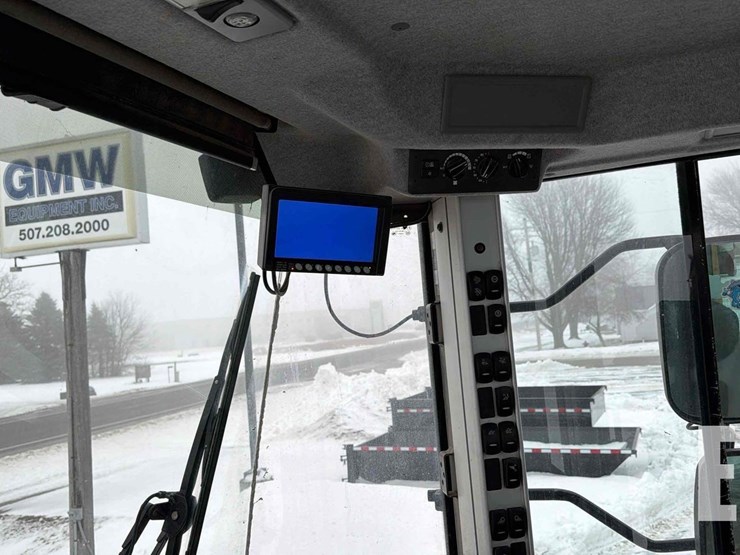 2017-volvo-l110h-image-16