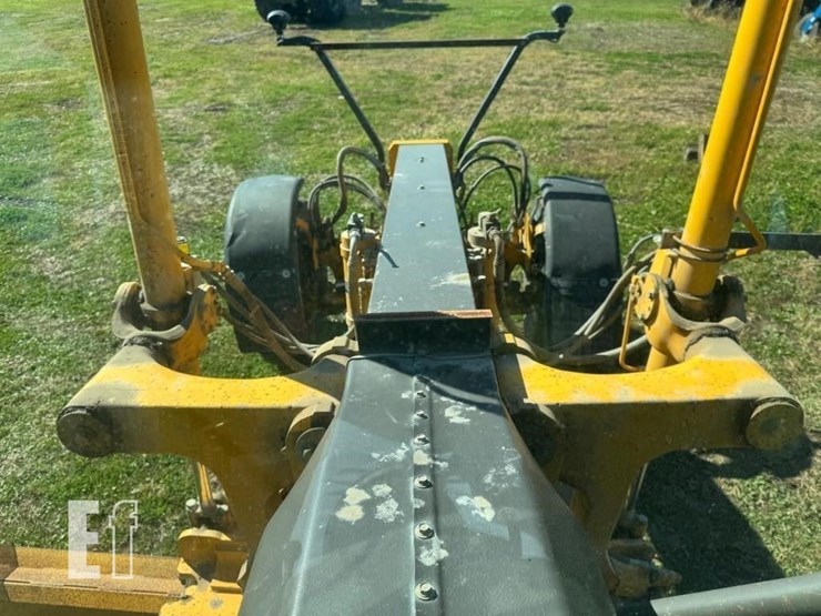 2003-volvo-g746b-image-24