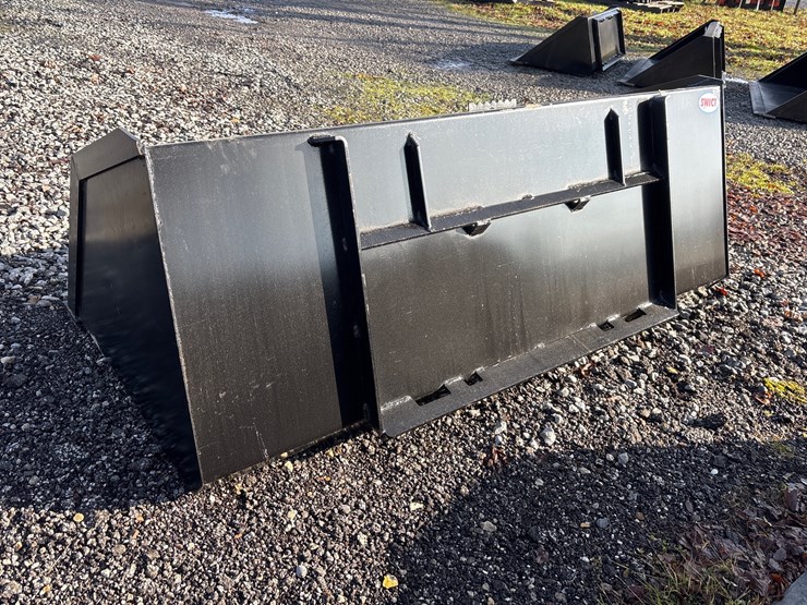 #2922-•-new-78”-large-capacity-snow/material-bucket-image-1