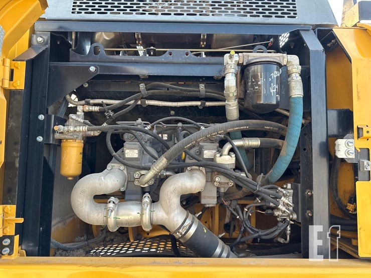 2018-deere-350g-lc-image-26