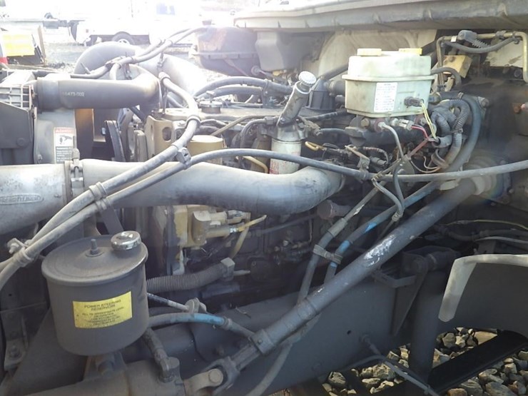 2000-freightliner-fl50-image-9