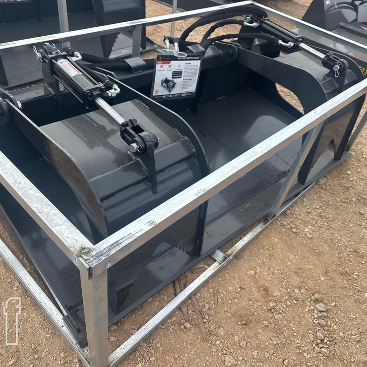 WOLVERINE GB 1172 SKID STEER GRAPPLE BUCKET