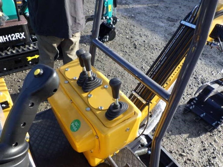 2025-cfg-mx12rx-hydraulic-excavator-image-15