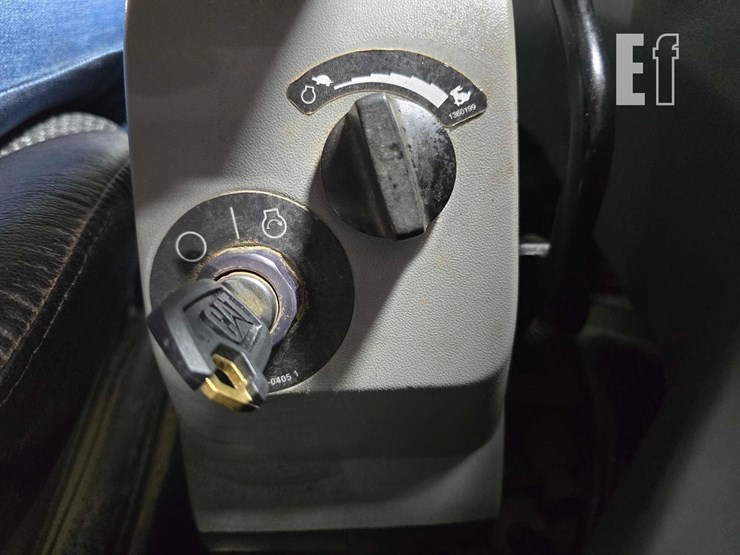 2021-caterpillar-303.5e2-cr-image-25