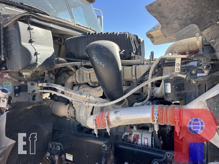 2021-freightliner-coronado-122-sd-image-9