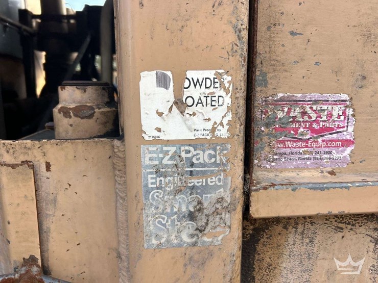 2016-peterbilt-320-image-8