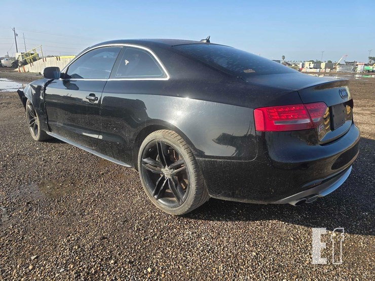 2010-audi-s5-image-4