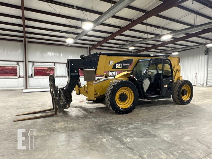 2017-caterpillar-tl1055d-image-1