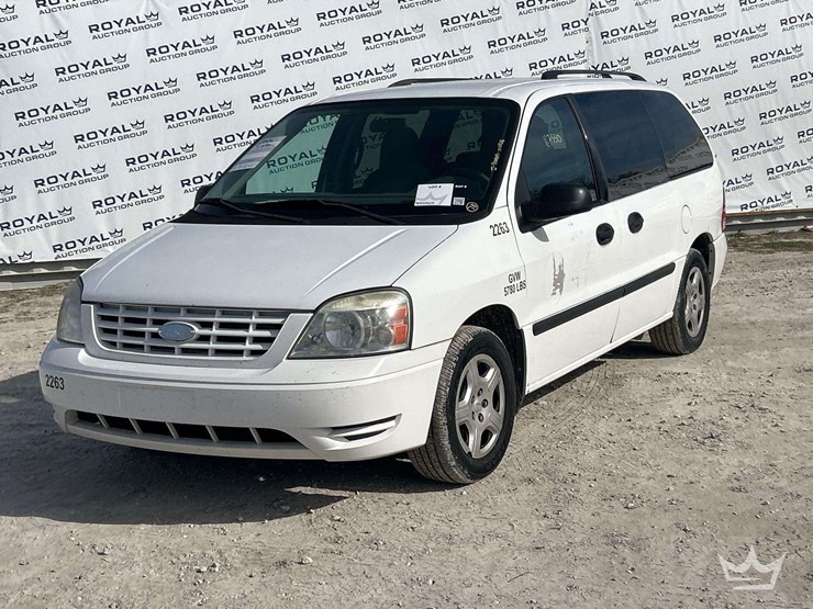 2005-ford-freestar-image-1