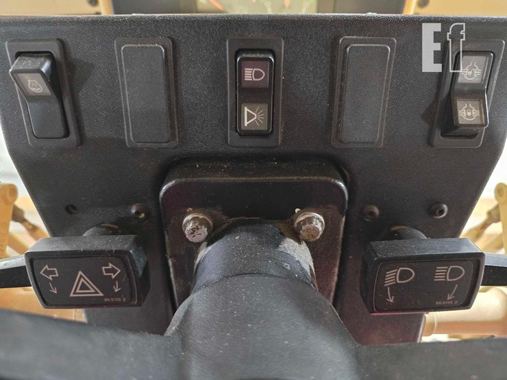 2004-caterpillar-140h-image-18