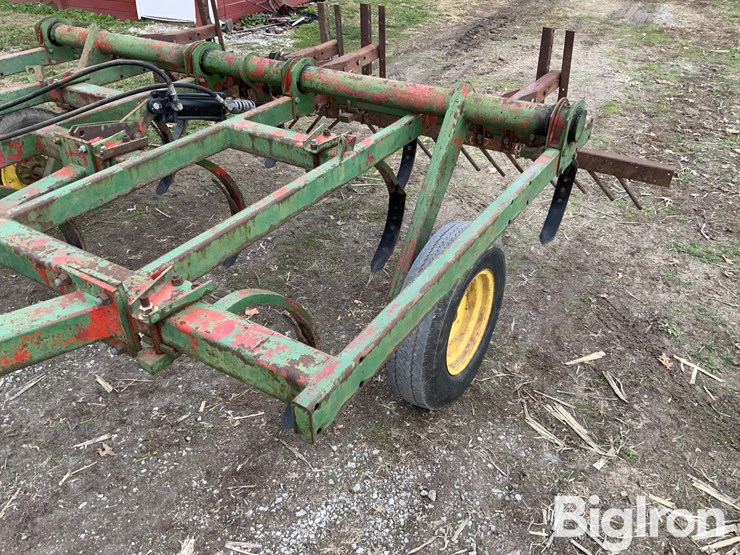 10'-10-shank-chisel-plow-image-13