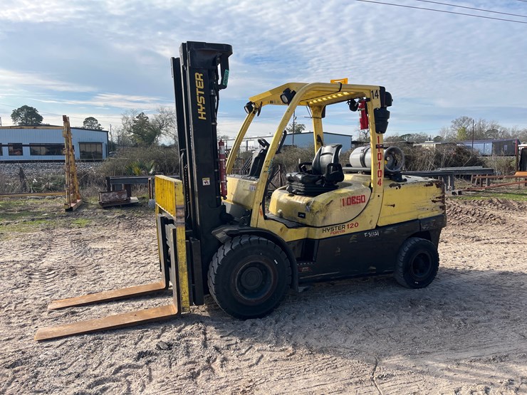 #8-•-hyster-120-fortis-forklift-image-1