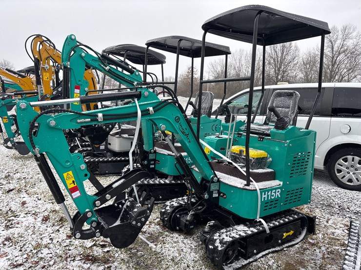 #2003-•-unused-h15r-mini-excavator-image-1