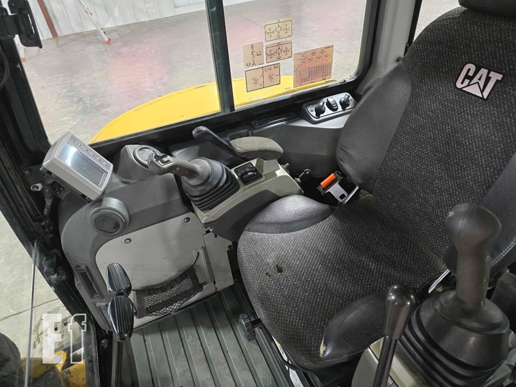 2016-caterpillar-303.5e2-cr-image-31