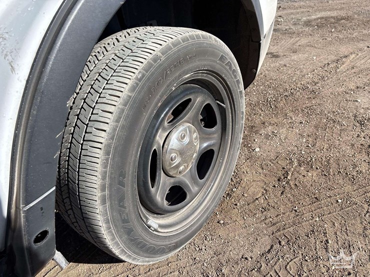 2017-ford-explorer-image-18