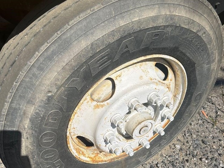 2008-sterling-l8500-image-31