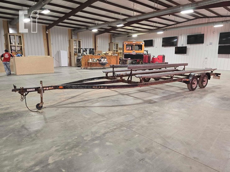 2018-bear-pb-13-23ttl-tandem-axle-boat-trailer-image-1