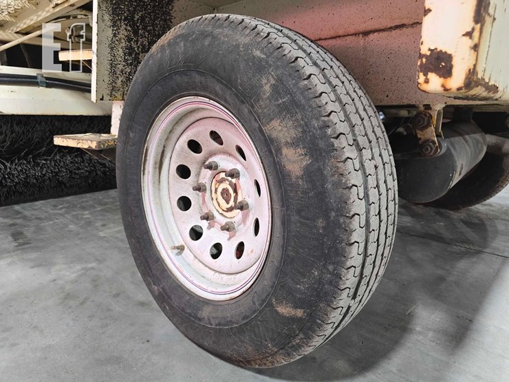 2013-superior-broom-dt80ct-image-35