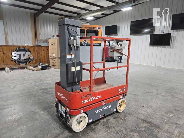 2011-skyjack-sj12-image-1