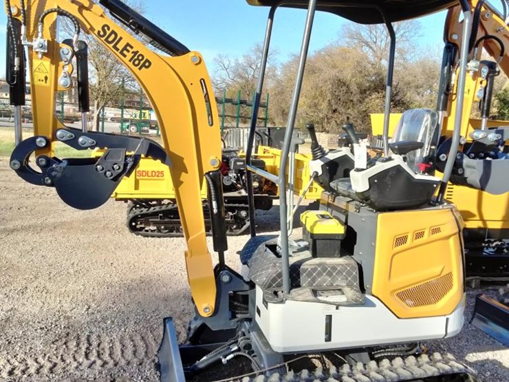 #115-•-mini-excavator---gas-(sdle18p)-image-2