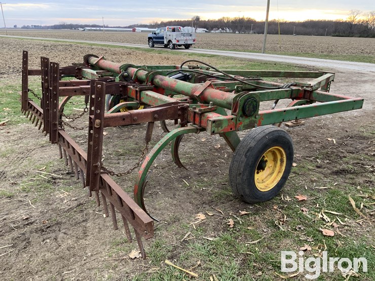 10'-10-shank-chisel-plow-image-5