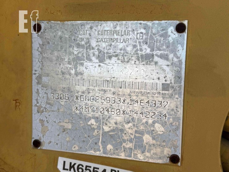 2001-caterpillar-140h-image-35