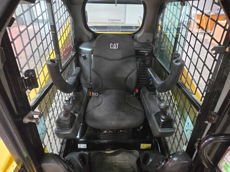 2020-caterpillar-262d3-image-11