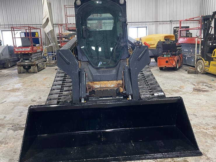 2011-john-deere-329d-image-2