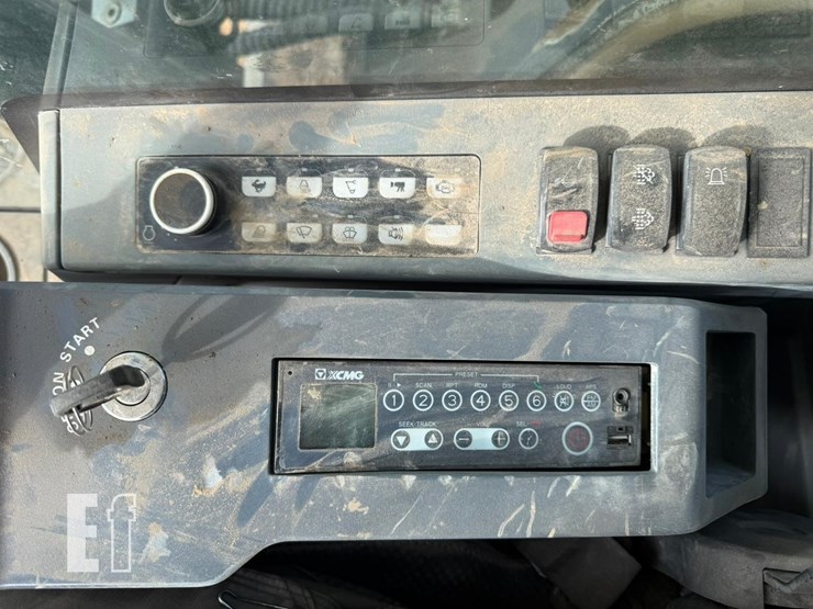 2022-xcmg-xe210u-image-25