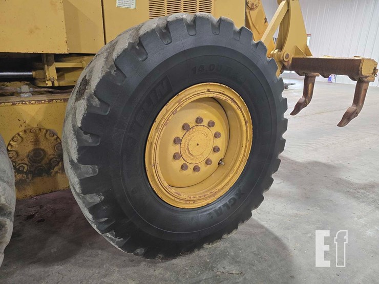 1995-caterpillar-140h-image-24