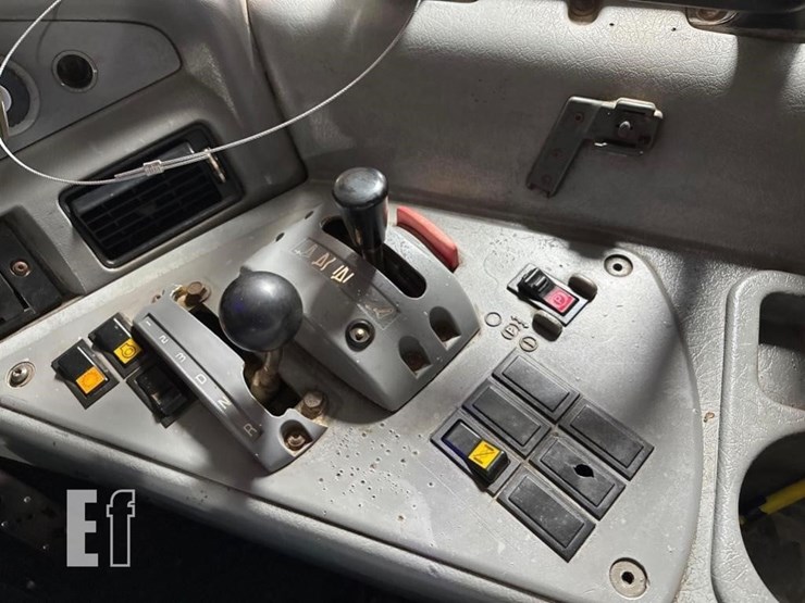 2008-volvo-a25e-image-16