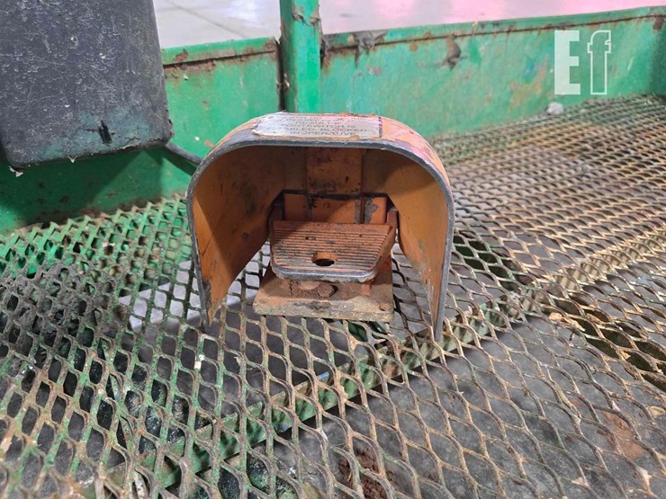 2016-jlg-460sj-image-21