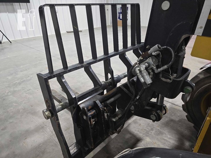 2020-caterpillar-th255c-image-12