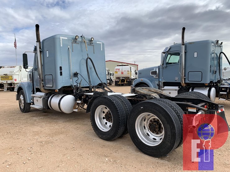 2016-freightliner-coronado-122-sd-image-2