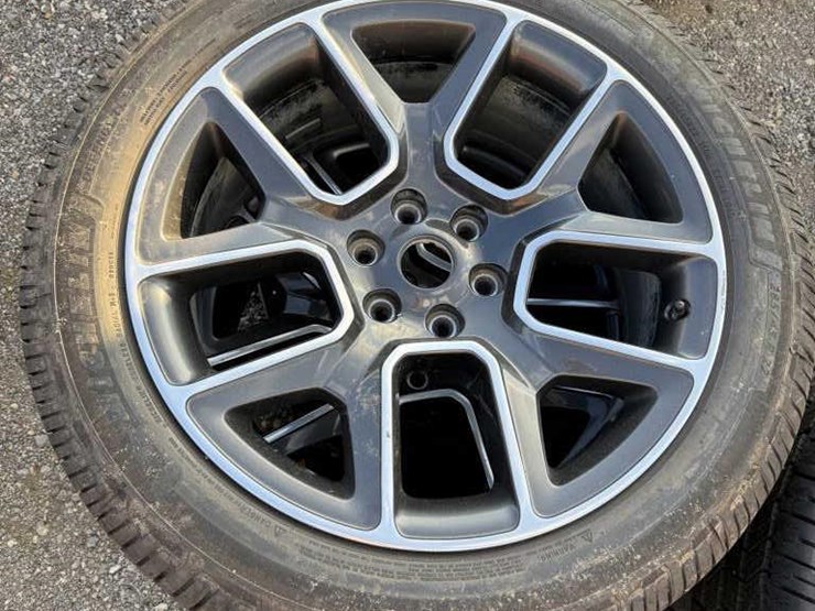 chevrolet-tahoe-image-2