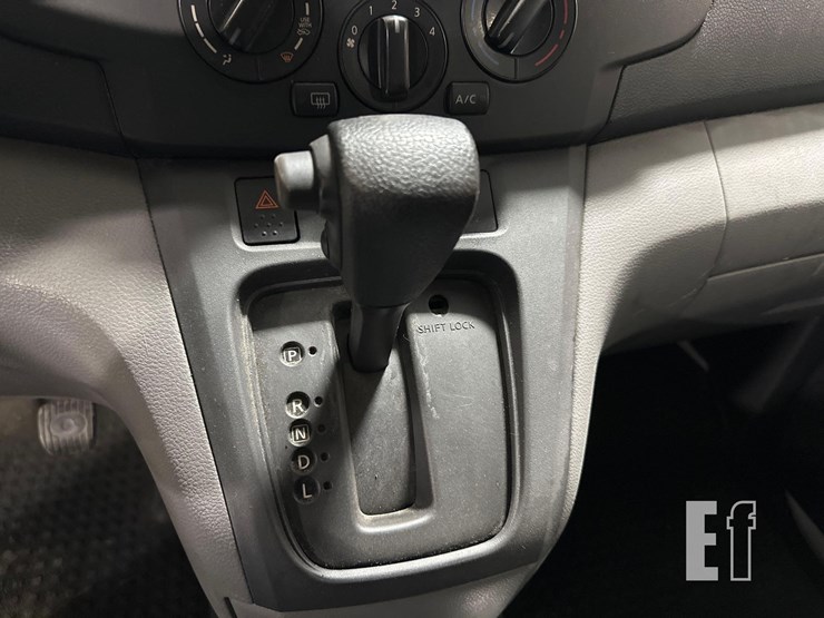 2016-nissan-nv200-image-14