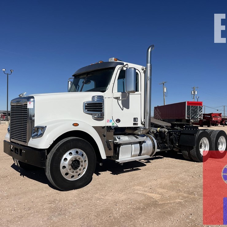 2021 FREIGHTLINER CORONADO 122 SD