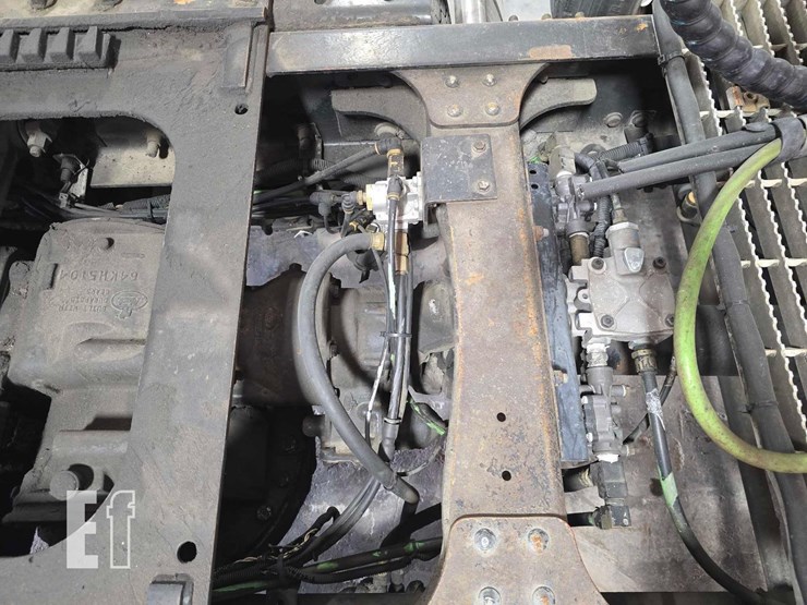 2005-mack-vision-cxn613-image-35