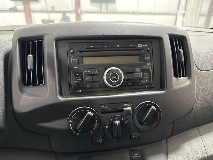 2016-nissan-nv200-image-12