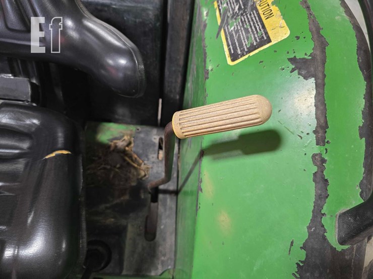 2000-john-deere-5210-image-17