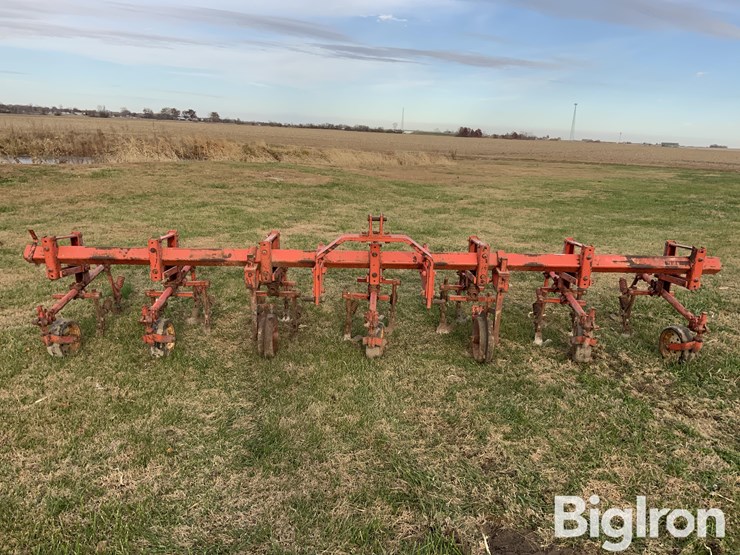 6r30"-cultivator-w/rolling-shields-image-2