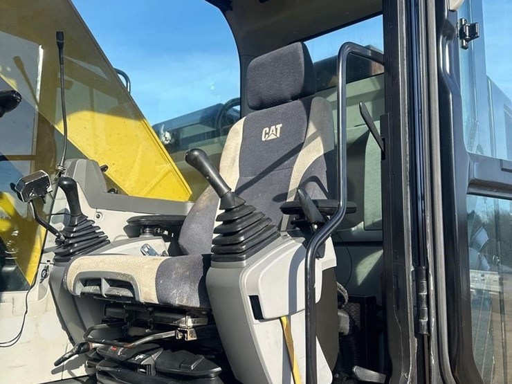 2020-caterpillar-325flcr-image-38